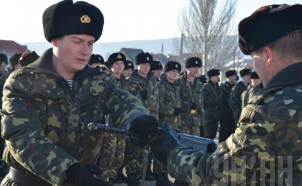 Ukrayna hərbiçiləri Slovyanskda separatçıların postuna doğru irəliləyirlər