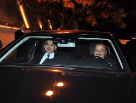 İlham Əliyevin maşınları və sürücülük məharəti