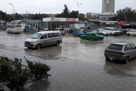 Adil Vəliyevin dünya-aləm vecinə deyil