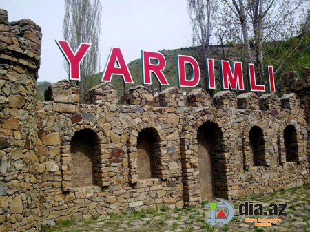 Yardımlıda yığılan pullar kimin cibinə gedir?