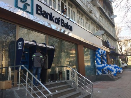 "Bank of Baku" vətəndaşı intihar həddinə çatırıb