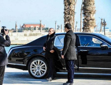 Hacı İbrahim Nehrəmlinin “Rolls Royce” maşını hərraca çıxarıldı