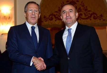 Lavrov və Çavuşoğlu Suriya məsələsini müzakirə ediblər