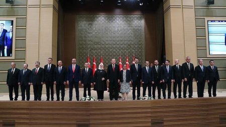 Ərdoğan yeni nazirlər kabinetinin tərkibini açıqlayıb