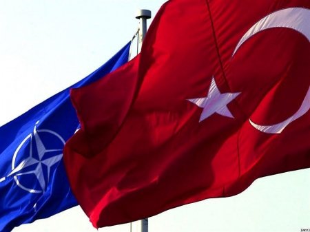 ABŞ Türkiyənin NATO-dan çıxmayacağına ümid edir