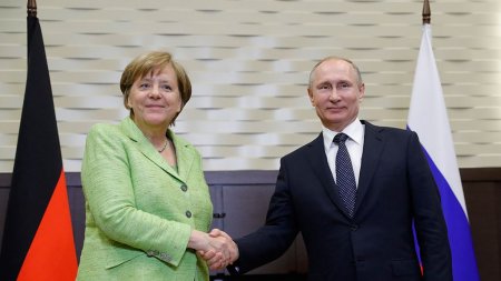 Putin və Merkel Suriyanı müzakirə ediblər