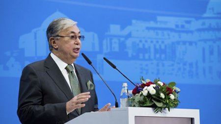 Kasım-Jomart Tokayev Qazaxıstan Prezidenti vəzifələrinin icrasına başlayıb