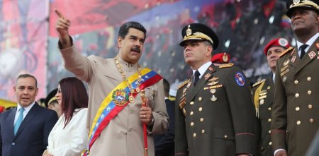 Maduro Kolumbiyanın təcavüz təhdidi qarşısında Milli Təhlükəsizlik Şurasını çağırıb