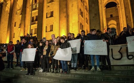 ABŞ, Avropa Birliyi Gürcüstan müxalifəti və hakimiyyətini ümumi yollar tapmağa çağırıb