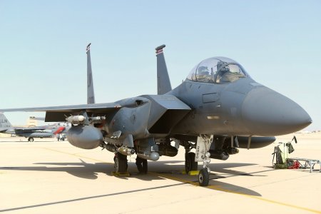 ABŞ-ın “F-15 E” təyyarələri atom bombası ata biləcək