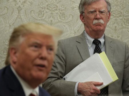 Bolton: “Tramp ABŞ-dakı böhranın öhdəsindən gələ bilmir”