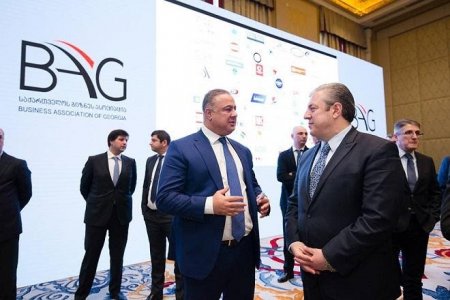 Prezidentin köməkçisinin qardaşının adı QALMAQALDA...