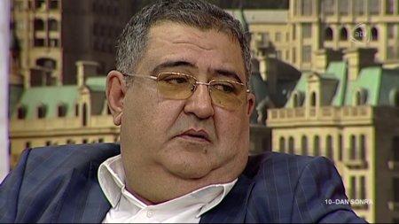 VÜQAR ƏHMƏD PLAGİATÇILIQDA İTTİHAM OLUNDU 