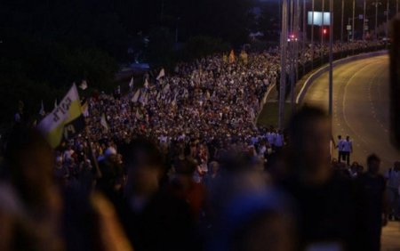 Rusiyadakı böyük xaç yürüşündə İstanbulun "azad olunması" üçün dua edildi...