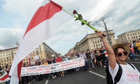 Belarus çətin seçim qarşısındadır