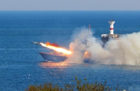 Dəniz döyüşü: Rusiya Qara dənizdə hakim olmaq istəyir, amma...