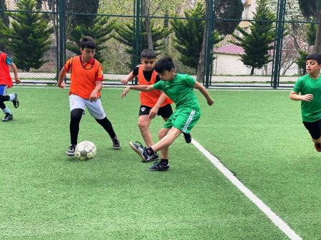 Paytaxtın abad məhəllələrində mini futbol yarışlarına start verilib