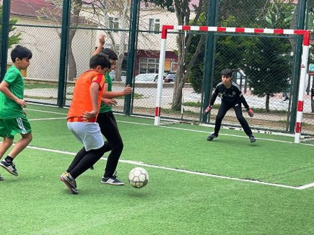 Paytaxtın abad məhəllələrində mini futbol yarışlarına start verilib