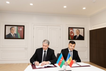 Vilayət Eyvazov moldovalı həmkarını qəbul etdi 