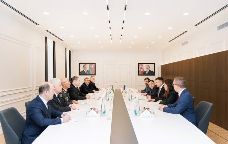 Vilayət Eyvazov moldovalı həmkarını qəbul etdi 