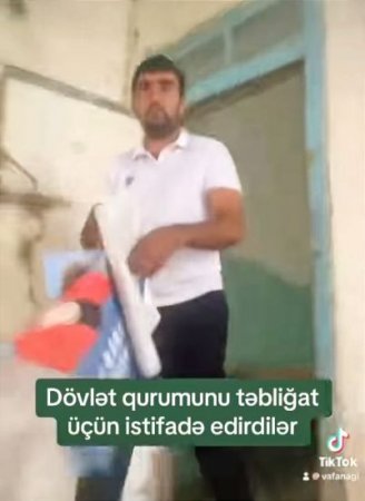 Vəfa Nağı 102-yə zəng etdi, Tənzilə Rüstəmxanlının posterlərini sökdürdü