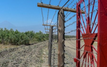 "Sabah Rusiya hərbçilərinin İran və Türkiyə ilə sərhəddə qalıb-qalmayacağını müzakirə edə bilərik..."