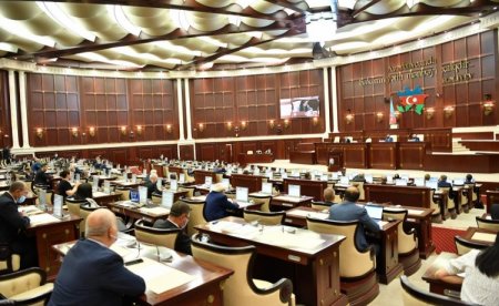 Milli Məclisdə “marjinal və populist siyasi qüvvələrə” mesaj...