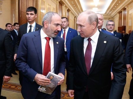 Putin Paşinyanla görüşdən imtina etdi 