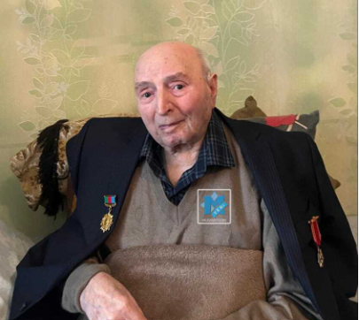 “Nə görə, nə də gəzə bilirəm, oturaq qalmışam”