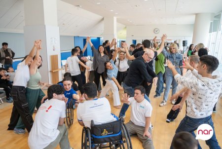 İnklüziv təşəbbüsləri dəstəkləyən “Nar” “DanceAbility” iştirakçıları ilə görüşüb