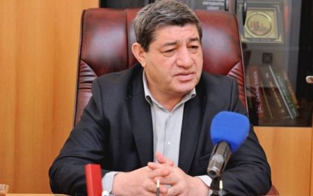 “Öz dili qaydasında olmayanlar, millətə dil dərsi verməyə çalışır”