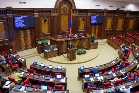 Ermənistan Parlamenti Aİ-yə üzvlüyə dair layihəni ikinci oxunuşda 