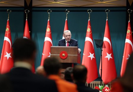 Ərdoğan Beştəpədə Nazirlər Kabineti toplayır: CHP bağlanır?