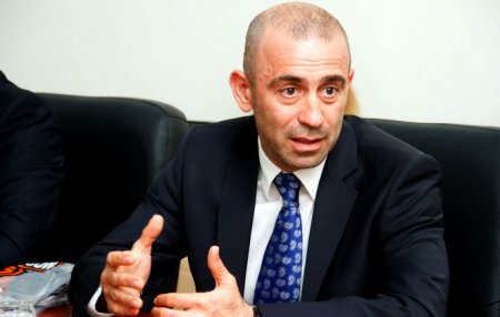 300 minlik saat oğurlayanlara hökm oxundu