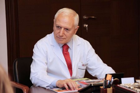 Məşhur cərrah türk ölkələri ilə əlaqələrini dondurdu 