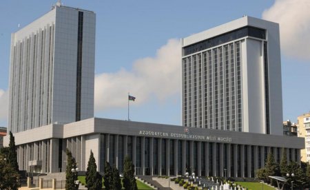 Milli Məclisdə yeni vəzifəyə təyin edilən şəxs keçmiş "KVN"çi imiş