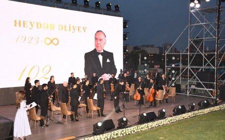 Bakıda Ulu Öndərin anadan olmasının 102 illiyi ilə əlaqədar klassik musiqi konserti keçirilib