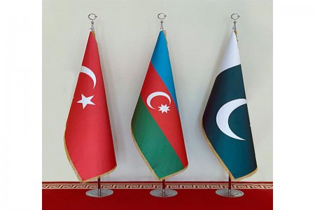 TÜRK BİRLİYİ ARXA PLANA KEÇİR?