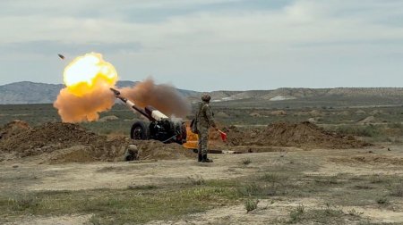 Artilleriya bölmələri ilə döyüş atışları keçirilib