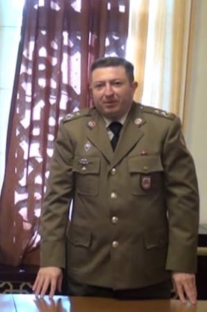 Nazir rəisi təqaüdə göndərdi 