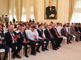 “Nar”ın baş icraçı direktoru Gəncədə keçirilən konfransda çıxış edib