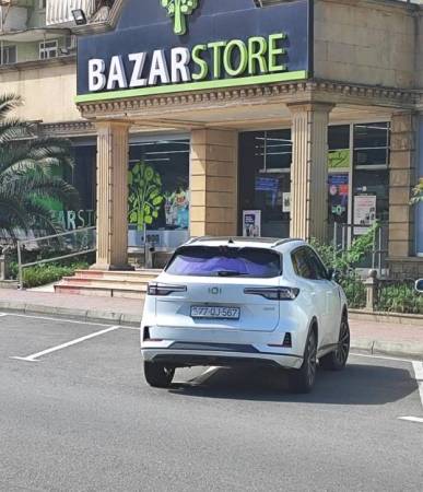 AYNA indi də marketlərin qabağında BƏND alıb...