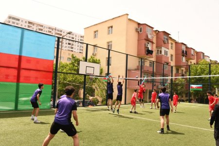 Paytaxtın abad məhəllələrində voleybol yarışları başa çatıb