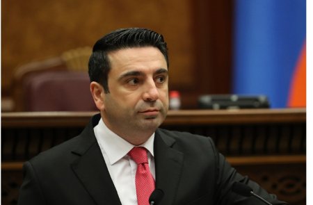 Simonyan Köçəryanı və Sarksiyanı “yıxıb-sürüdü”