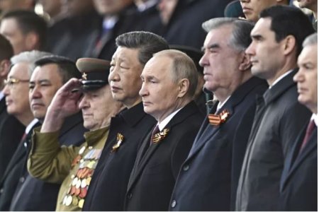 “Qaçaq Nəbinin toyu”na dönən parad “Qaçaq Nəbinin toyu”na dönən parad