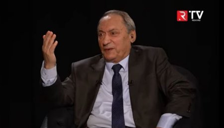 “Ramiz Fətəliyev və İhsan Nəcəfov nakişi hərəkət ediblər, Elmira Axundova isə…” “Ramiz Fətəliyev və İhsan Nəcəfov nakişi hərəkət ediblər, Elmira Axundova isə…”