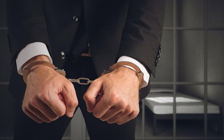 38 yaşlı sabiq məmur həbsxanada öldü